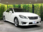 CROWN sedan