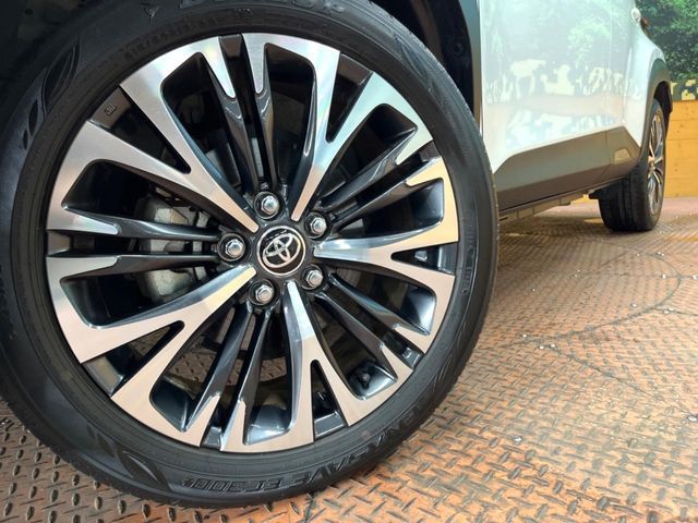 YARIS CROSS HYBRID