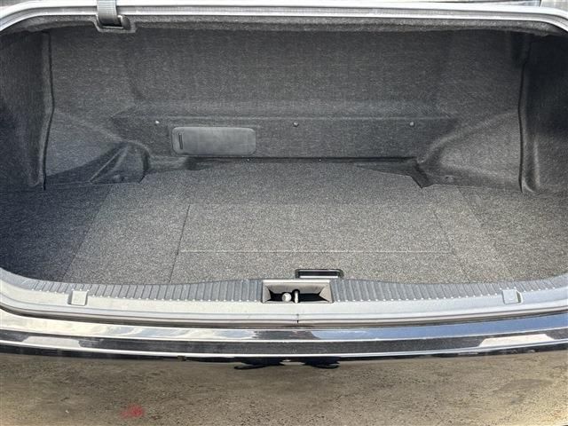 CROWN sedan hybrid