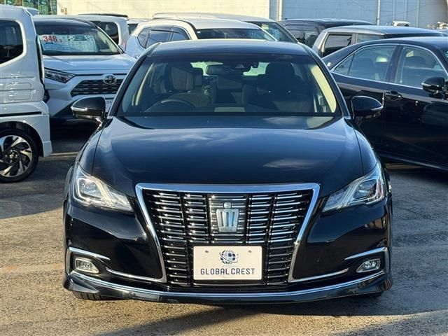 CROWN sedan hybrid
