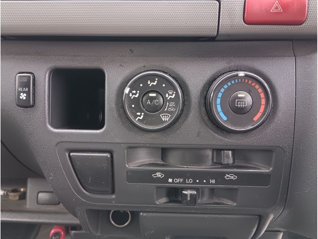 HIACE COMMUTER 4WD