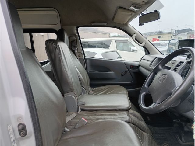HIACE COMMUTER 4WD