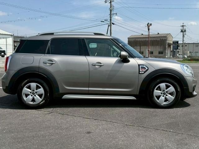 BMW MINI ONE CROSSOVER