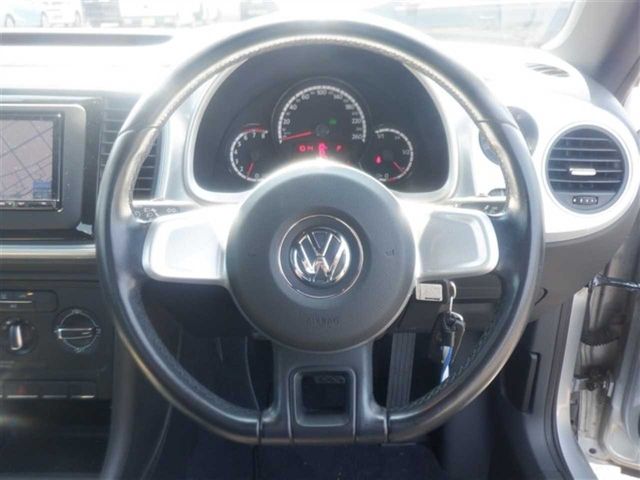 VOLKSWAGEN The BEETLE