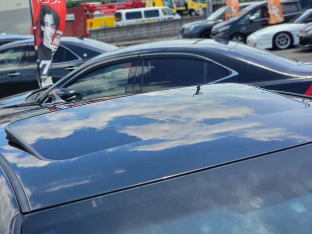 CROWN sedan hybrid