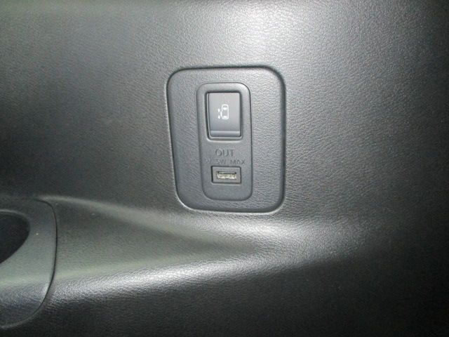 SERENA  S-HYBRID 4WD