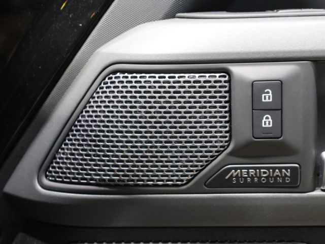 ROVER DEFENDER