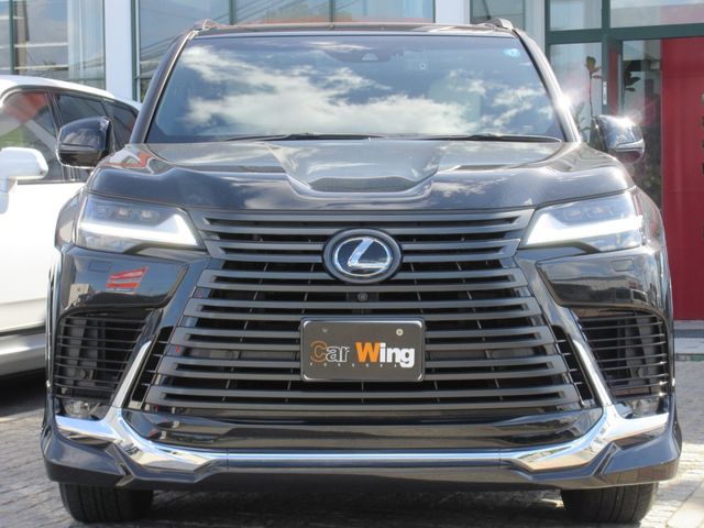 LEXUS LX600