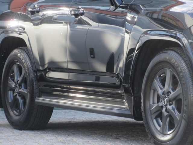LEXUS LX600
