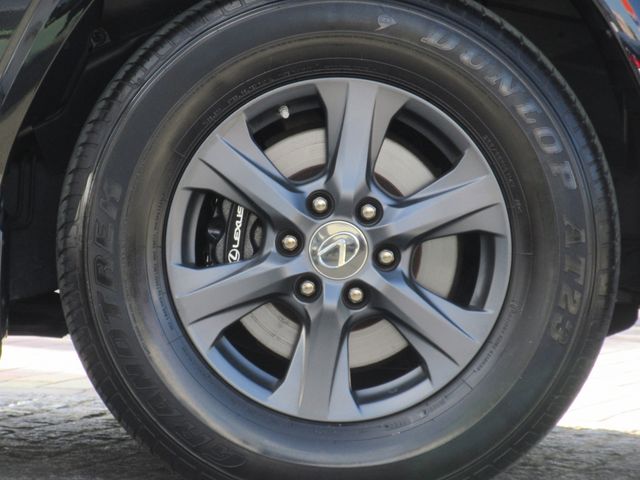 LEXUS LX600