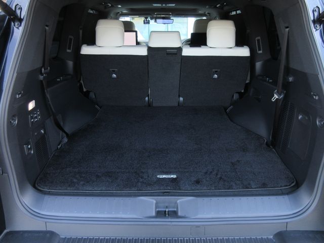 LEXUS LX600