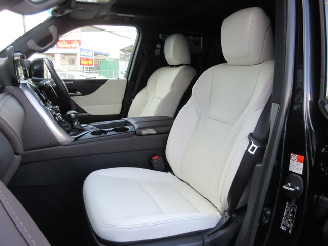 LEXUS LX600