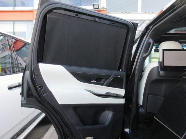 LEXUS LX600