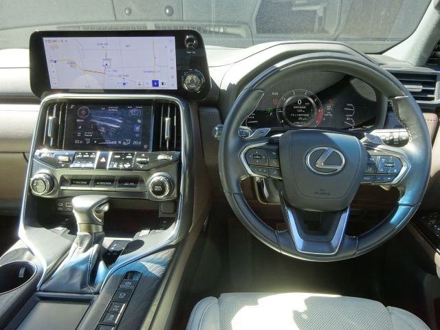 LEXUS LX600