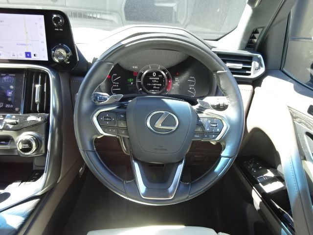 LEXUS LX600