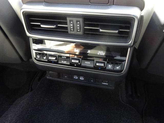 LEXUS LX600