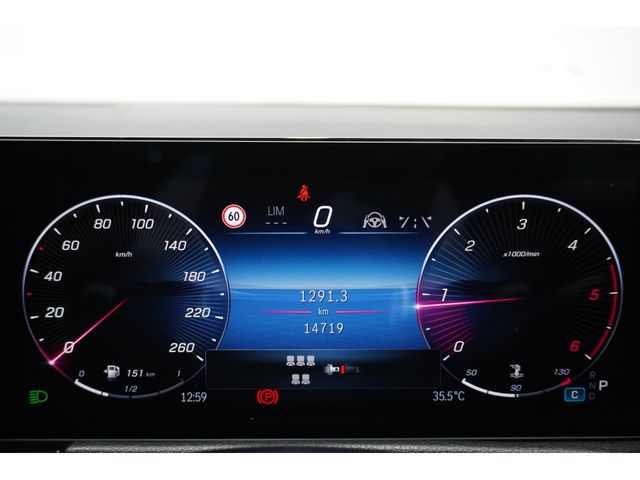 MERCEDES BENZ GLB
