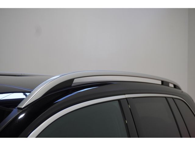 MERCEDES BENZ GLB