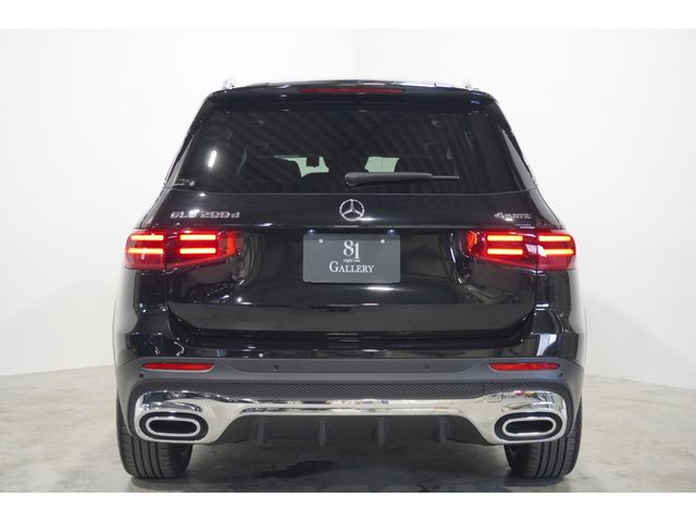 MERCEDES BENZ GLB