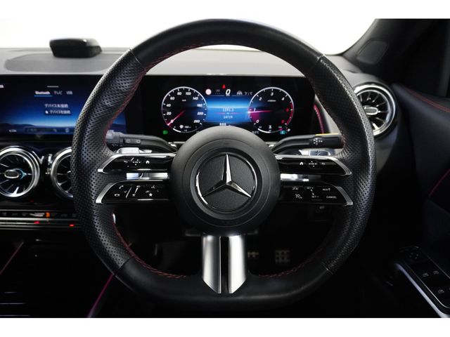 MERCEDES BENZ GLB