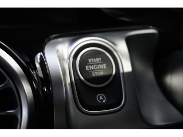 MERCEDES BENZ GLB