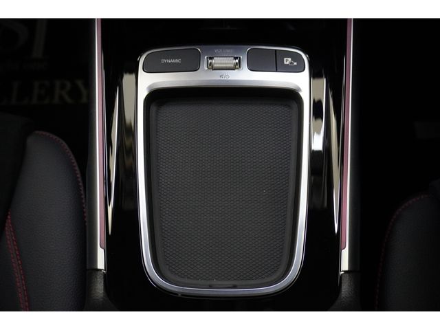 MERCEDES BENZ GLB