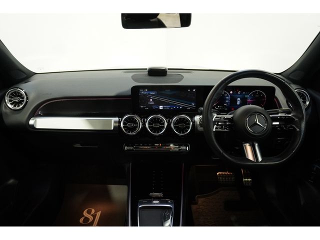 MERCEDES BENZ GLB