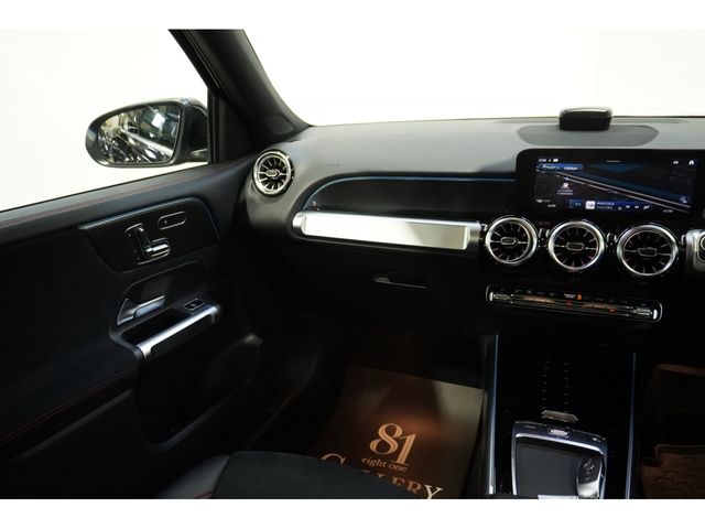 MERCEDES BENZ GLB