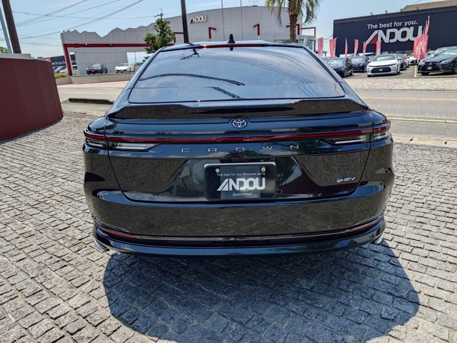 CROWN sedan hybrid