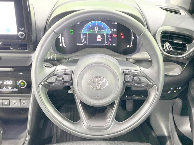 YARIS CROSS