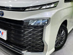 VOXY HYBRID