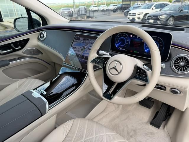 MERCEDES BENZ EQS SUV