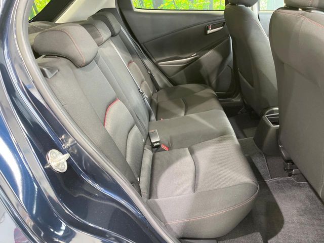 MAZDA2
