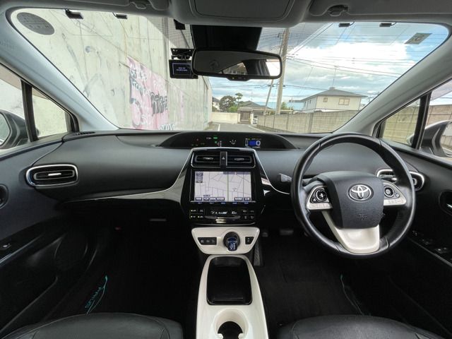 PRIUS 4WD