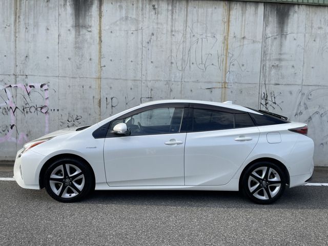 PRIUS 4WD