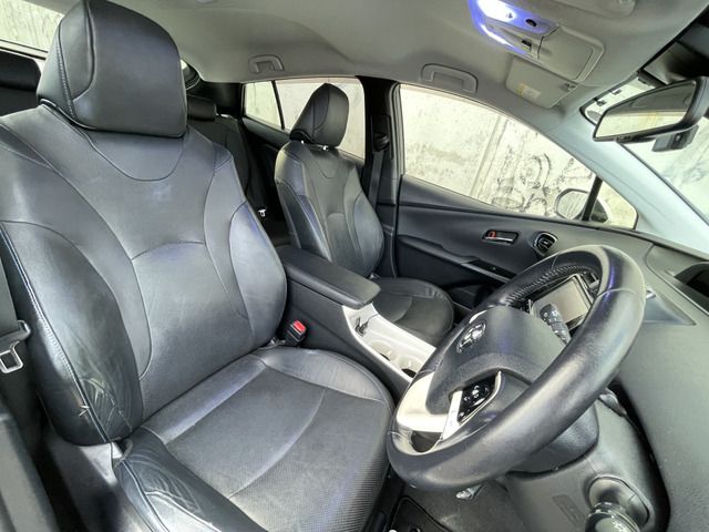 PRIUS 4WD