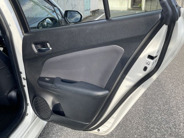 PRIUS 4WD