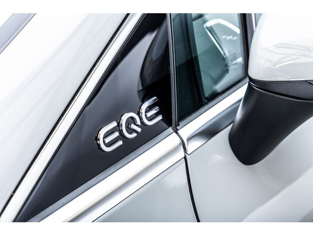 MERCEDES BENZ EQE