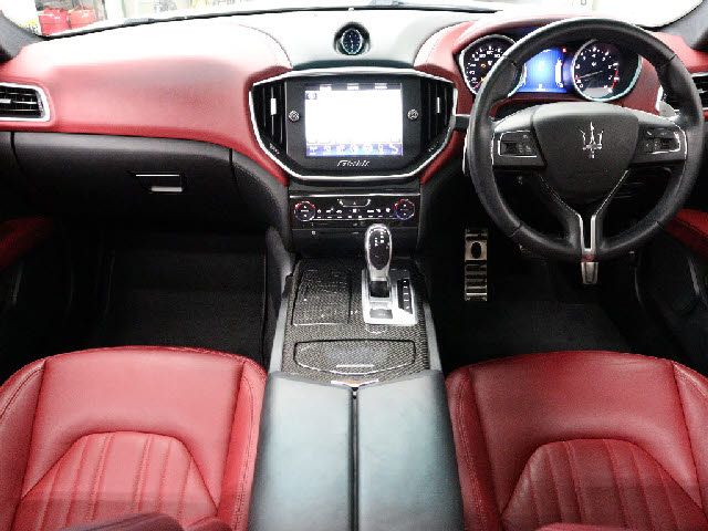 MASERATI GHIBLI Sedan