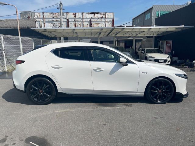 MAZDA3 FASTBACK