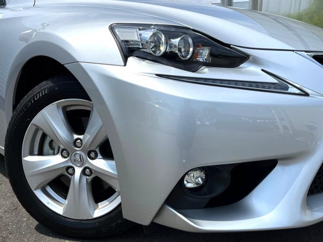 LEXUS IS300h