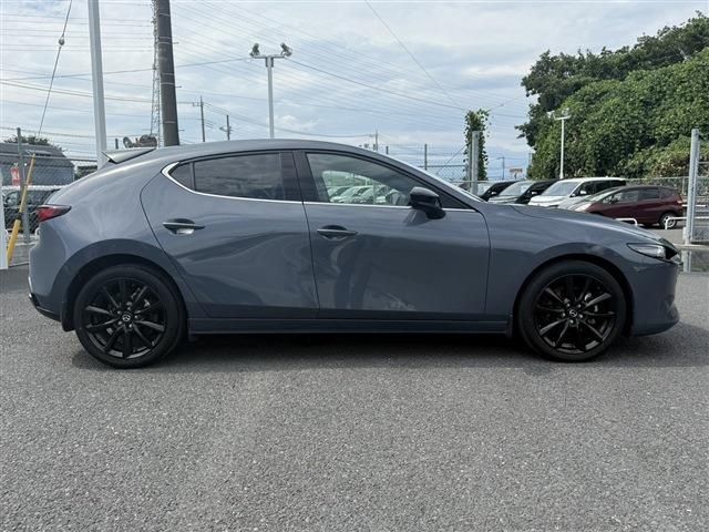 MAZDA3 FASTBACK