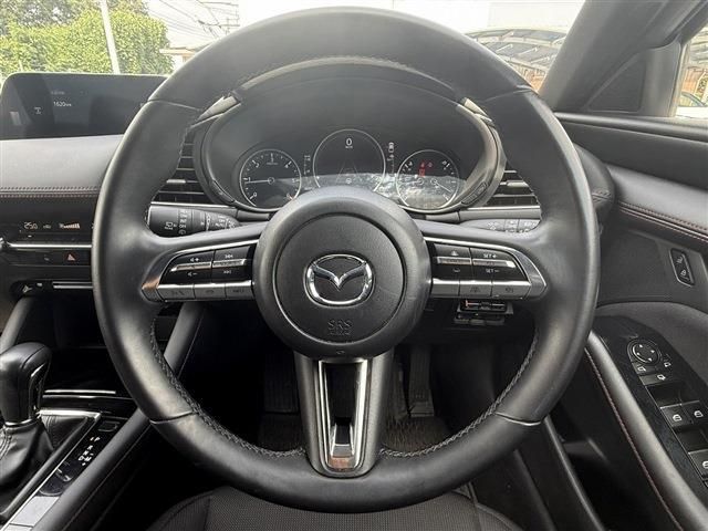 MAZDA3 FASTBACK