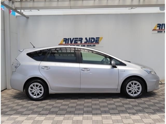 PRIUS Alpha