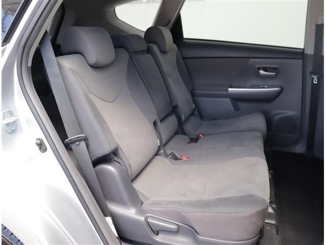 PRIUS Alpha