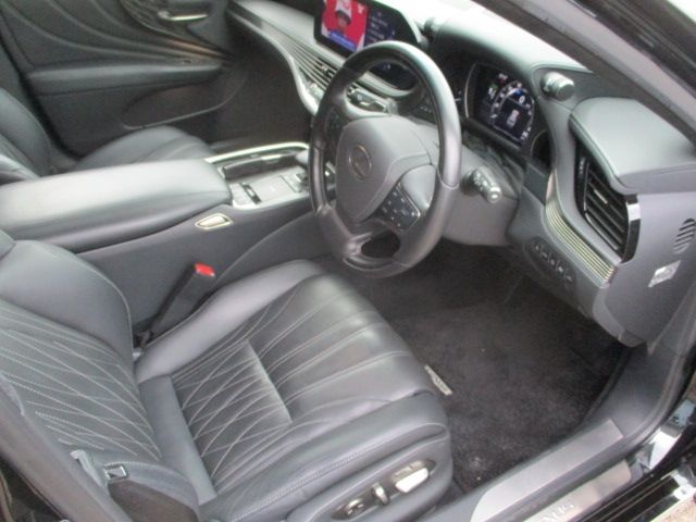 LEXUS LS500h 4WD