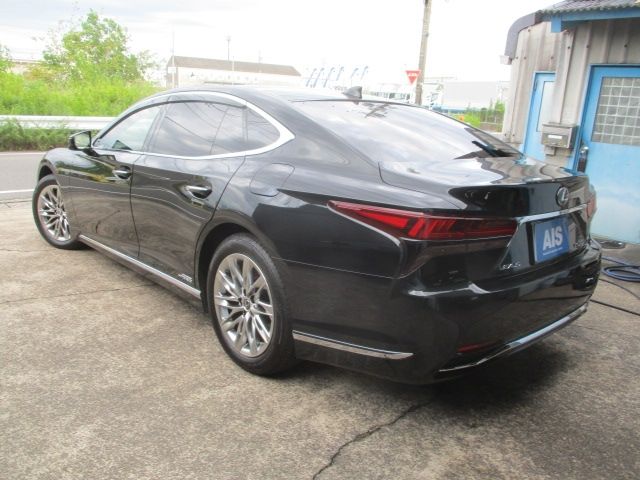 LEXUS LS500h 4WD