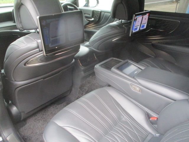 LEXUS LS500h 4WD