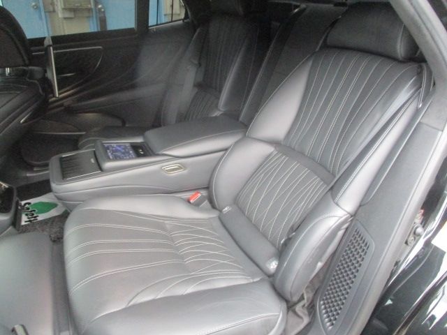 LEXUS LS500h 4WD