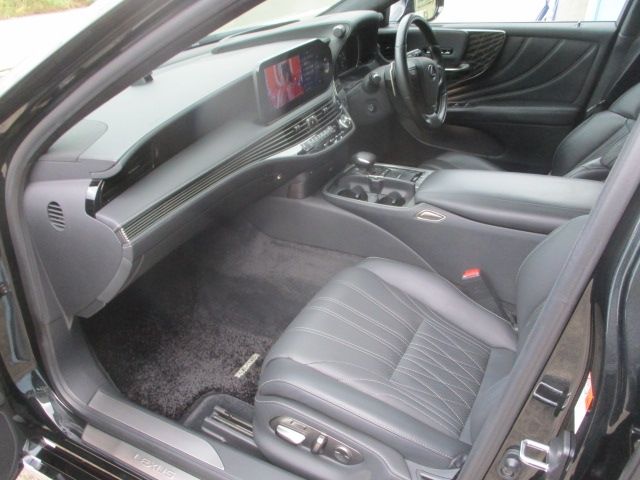 LEXUS LS500h 4WD